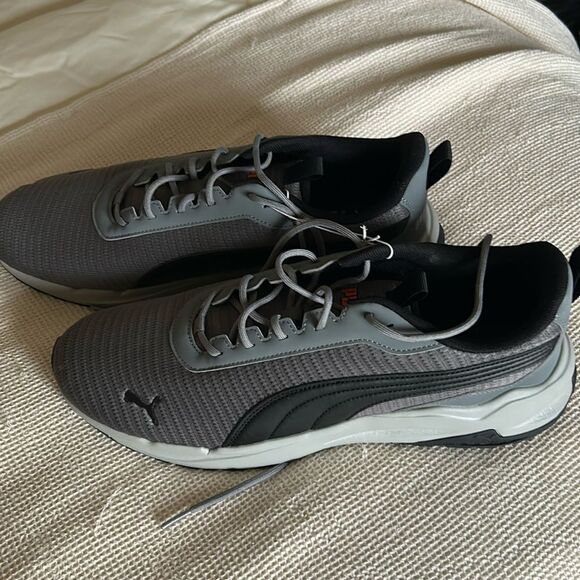 PUMA Men's Zip C Sneaker Rubber Outsole Soft Foam, Grey, NWT, size 13 - Picture 2 of 9